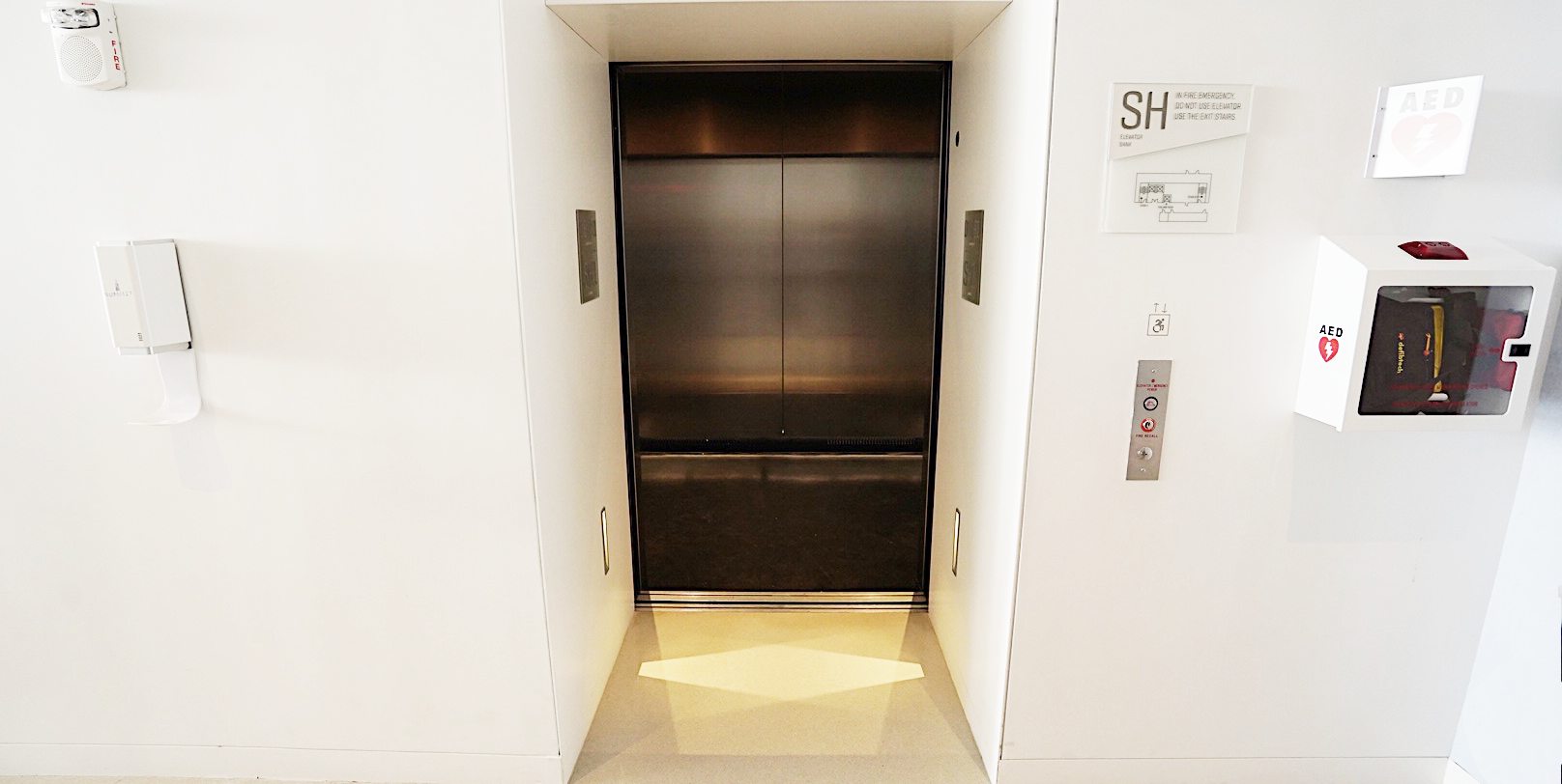 在 SUMMIT One Vanderbilt 93 层的服务电梯